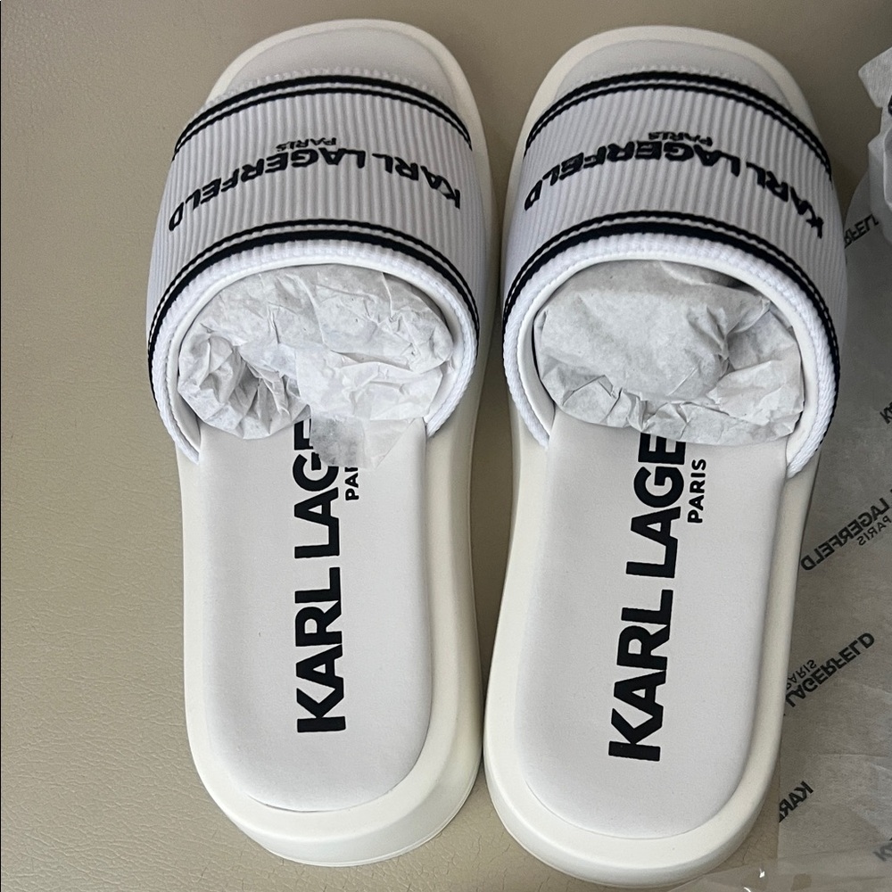 NWT KARL LAGERFELD PARIS
Ohare Platform Slide Sandal women’s Size 9